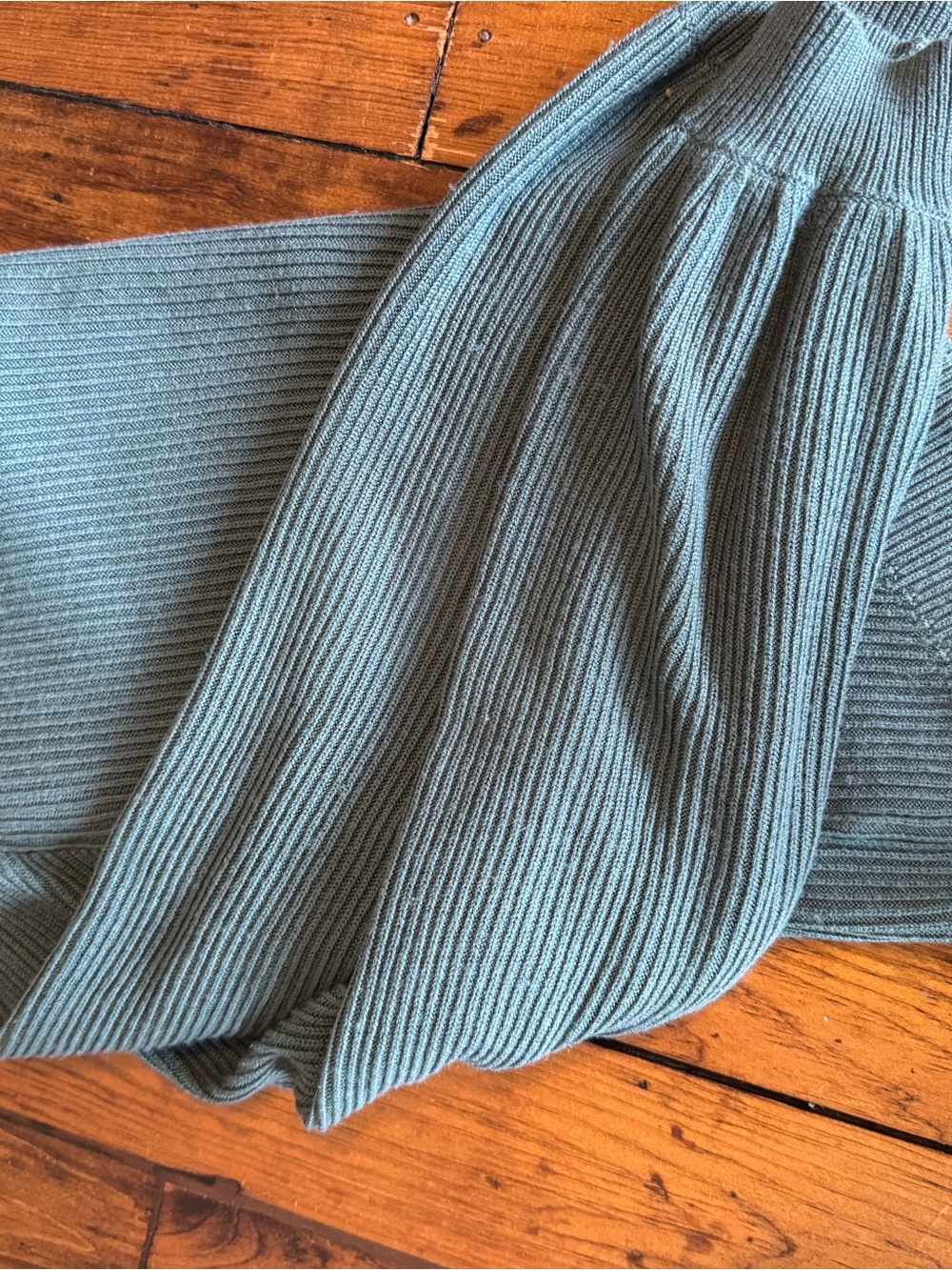 Lululemon Ribbed Cropped Sweater - Picture 7 of 7